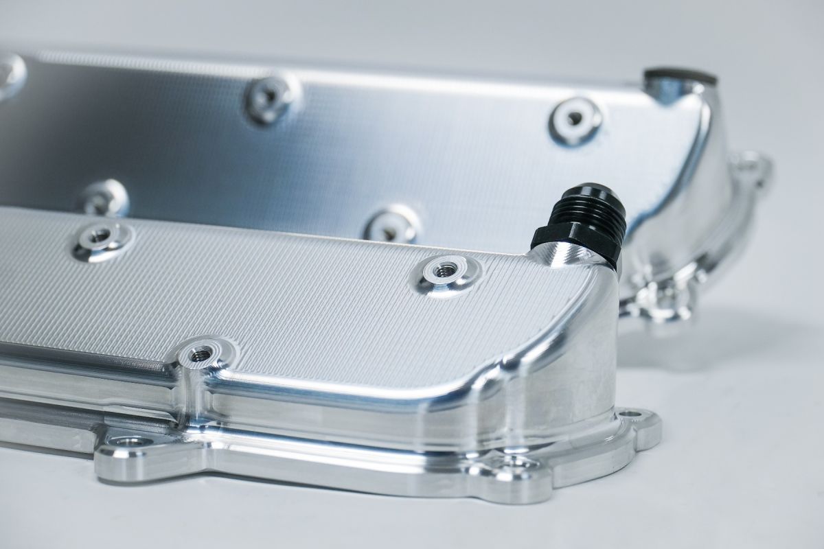 LT1/ LT4 Billet Valve Covers Clears 2650 and Port Injection plates.